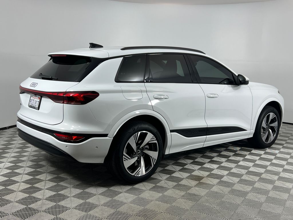 Thumbnail: 2025 Audi Q6 e-tron - 5