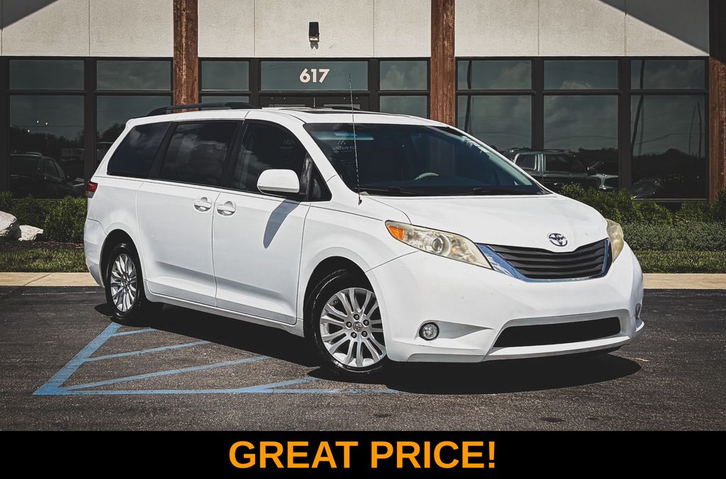  2013 Toyota Sienna XLE 7-Passenger   