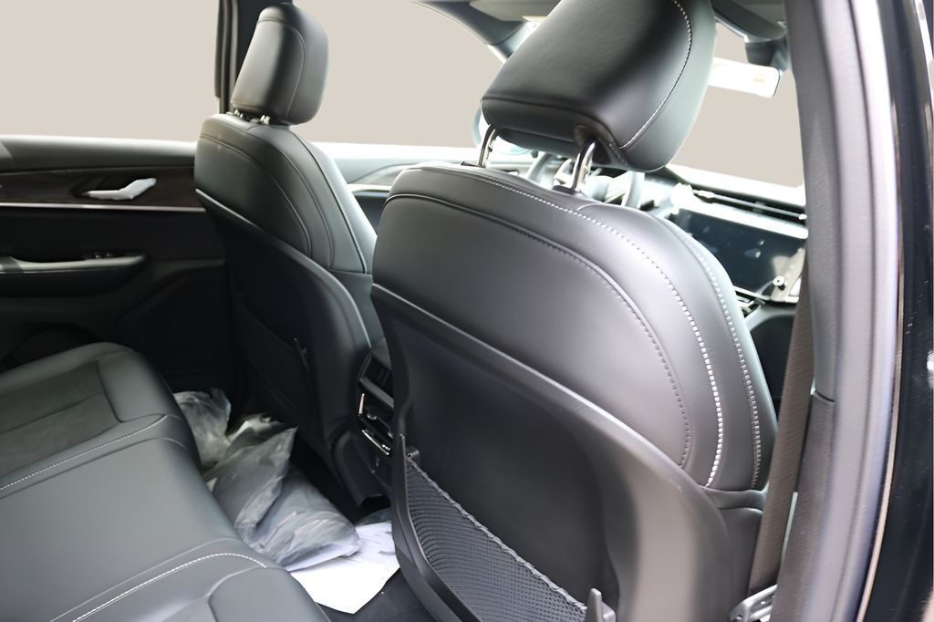 New 2026 Black Jeep Laredo Altitude image 19