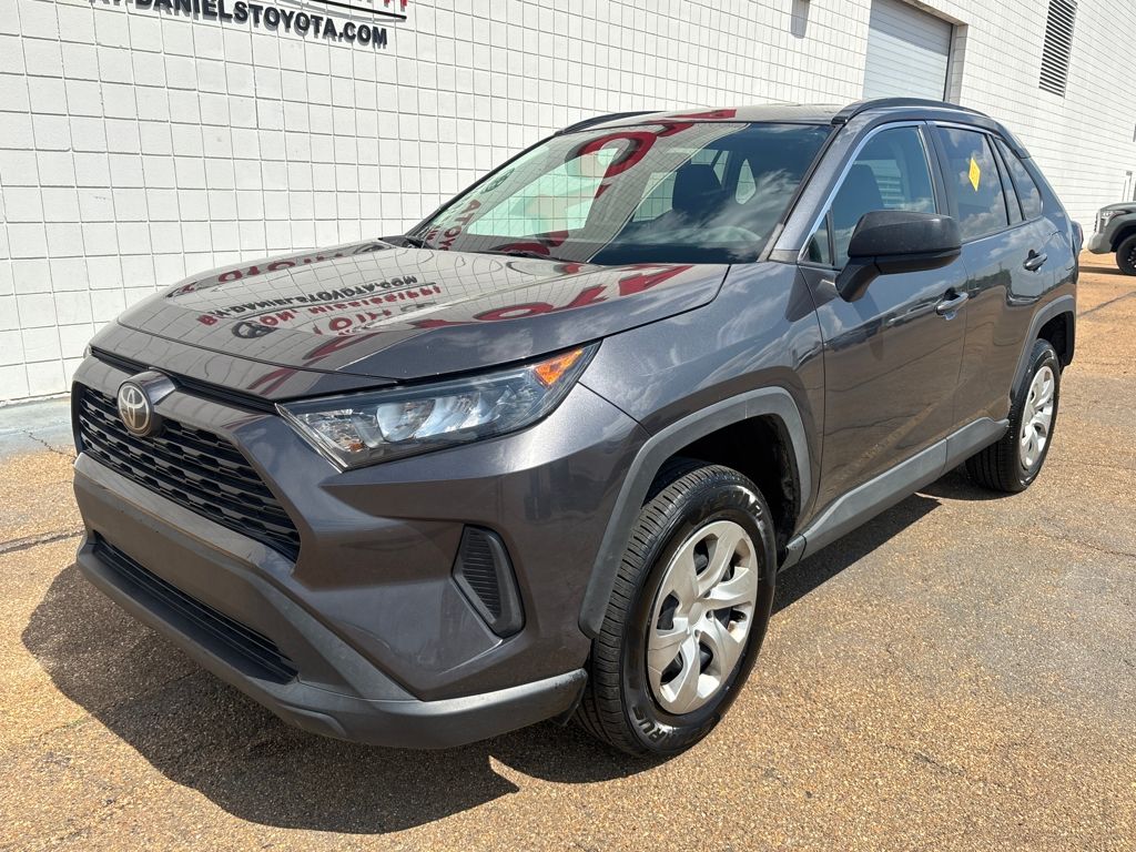 2020 Toyota RAV4 LE