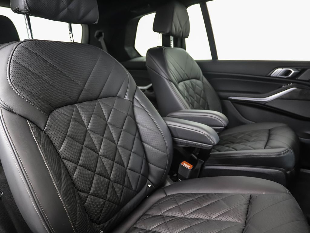 Thumbnail: 2024 BMW X7 - 28