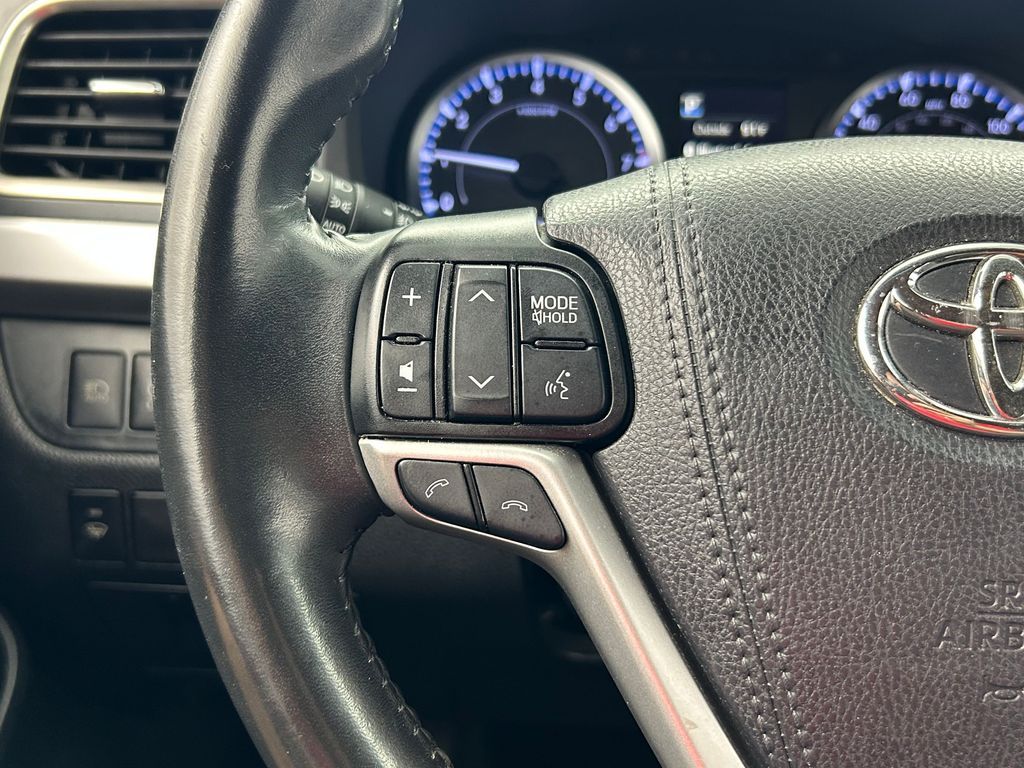 Used 2019 Midnight Black Metallic Toyota LE Plus image 31