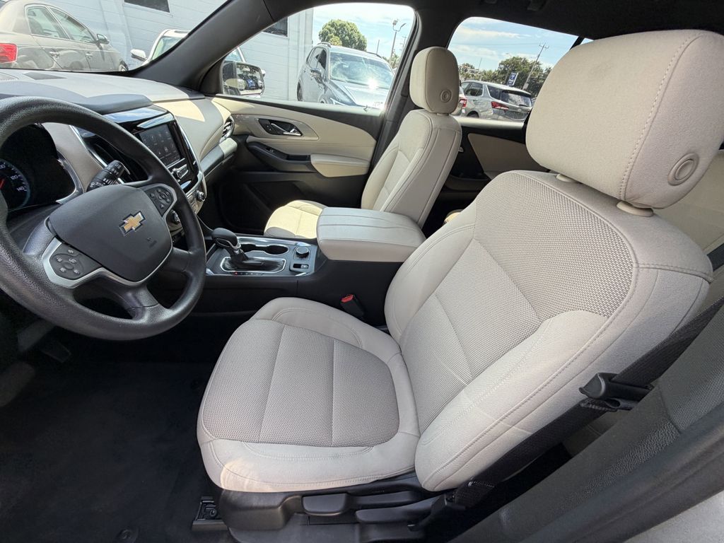used 2023 Chevrolet Traverse car, priced at $19,991