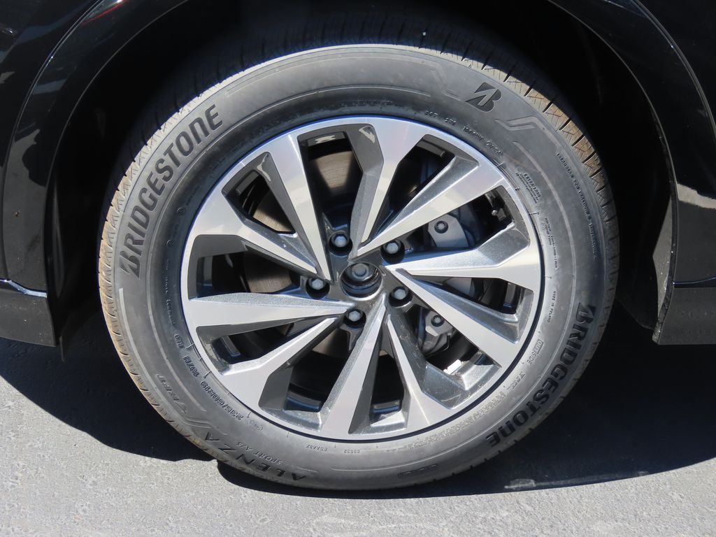 Thumbnail: 2025 Audi Q6 e-tron - 3