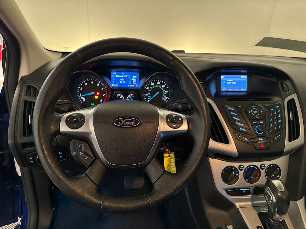 Used 2014 Blue Ford SE image 7
