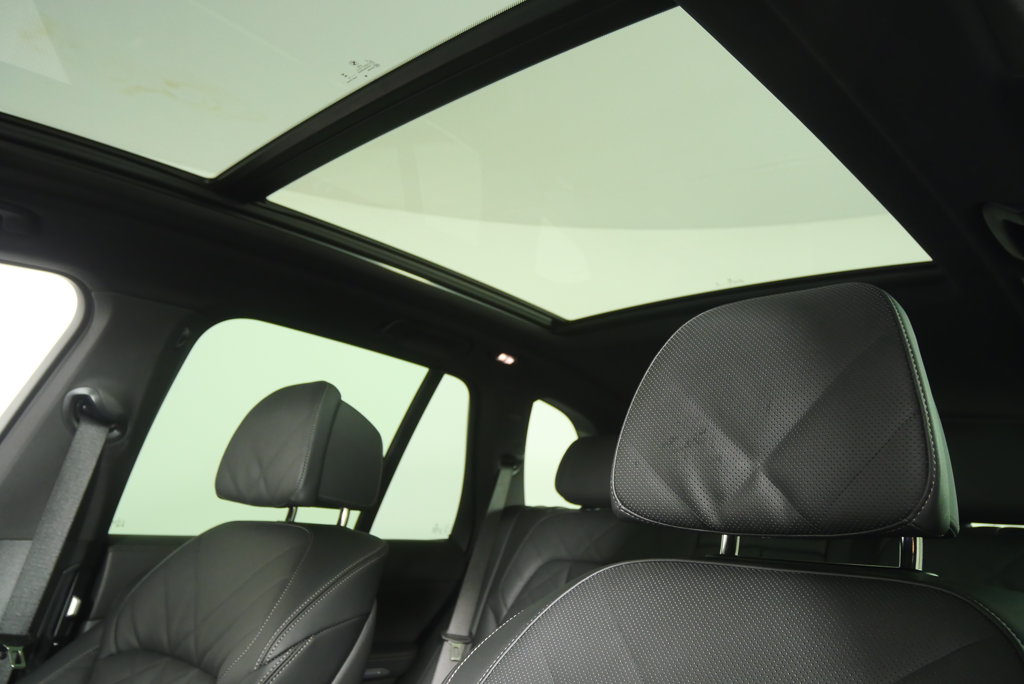 Thumbnail: 2026 BMW X5 - 11
