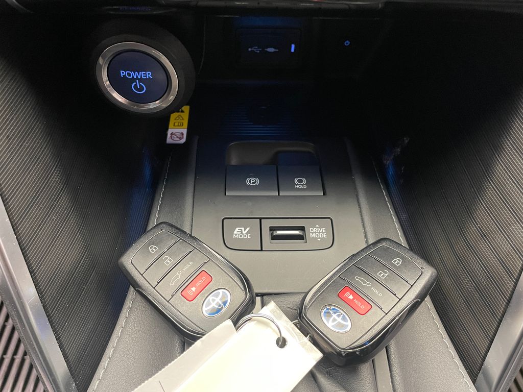 2021 Toyota Venza Limited 30