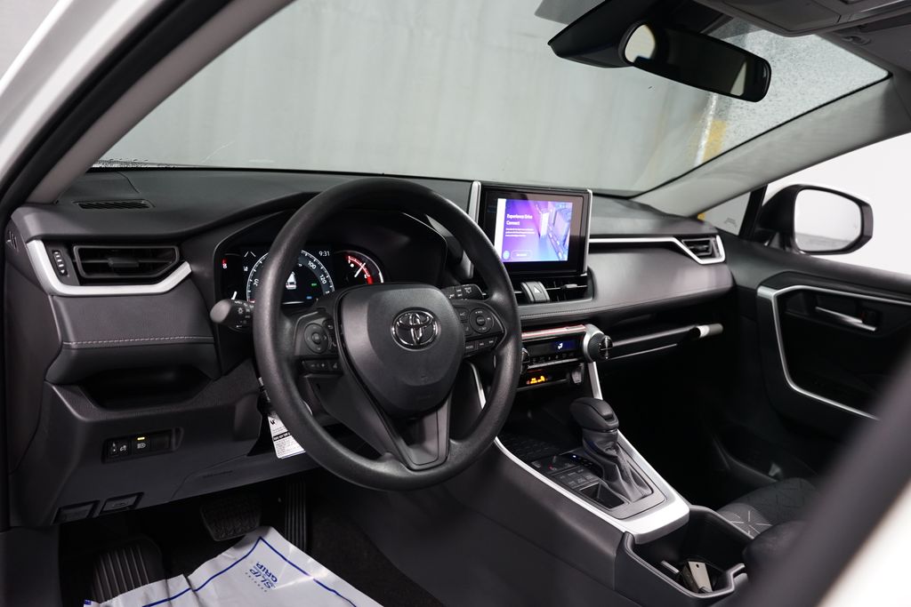 Thumbnail: 2025 Toyota RAV4 - 11