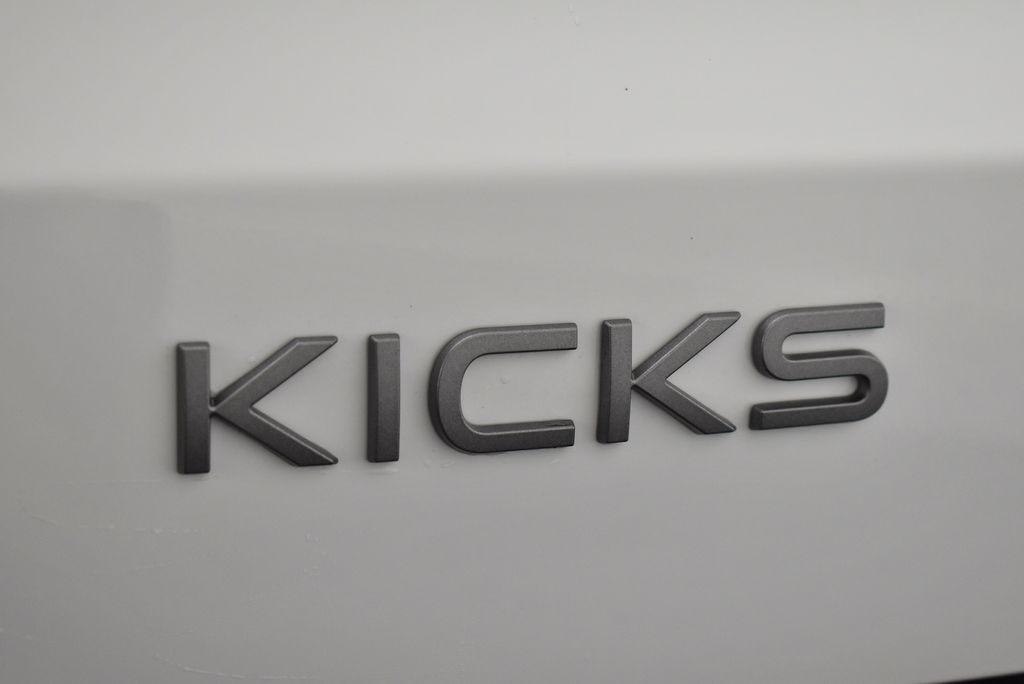 Thumbnail: 2026 Nissan Kicks - 9