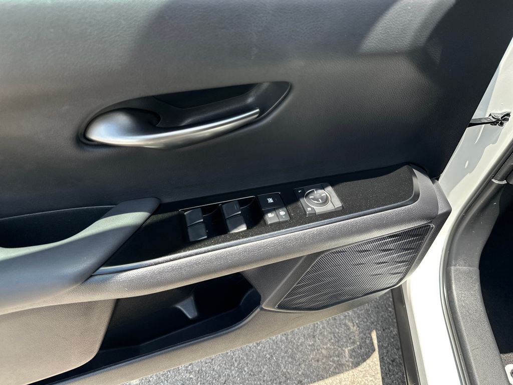 Used Car 2021 Lexus Ux  200 Base For Sale Under $25,000 In Austin, Texas