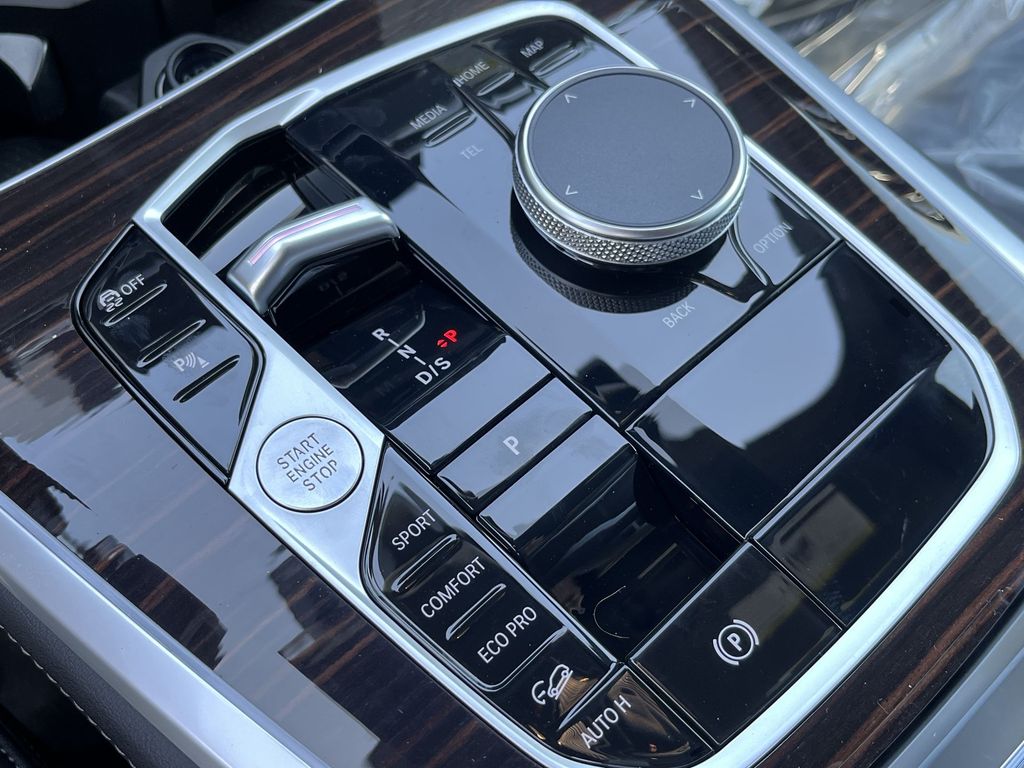 Thumbnail: 2026 BMW X5 - 16