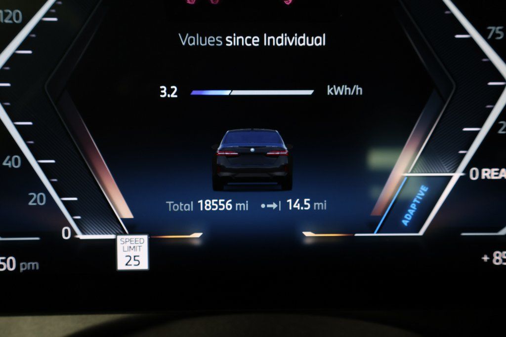 Thumbnail: 2024 BMW i5 - 17