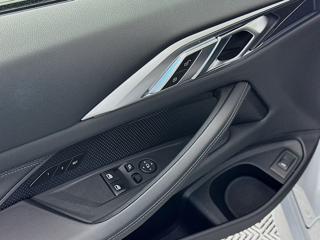 Thumbnail: 2025 BMW 4 Series - 18