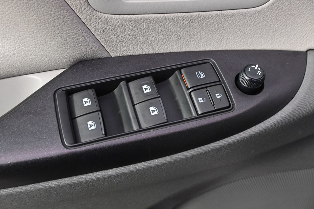 Used 2016  Toyota LE image 24