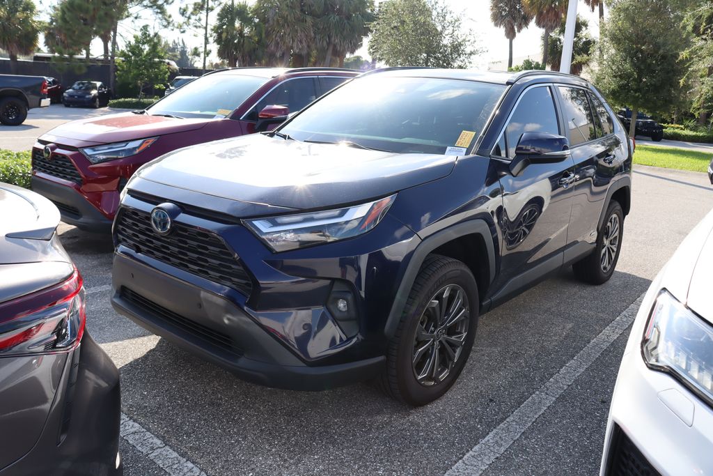 Thumbnail: 2022 Toyota RAV4 - 1