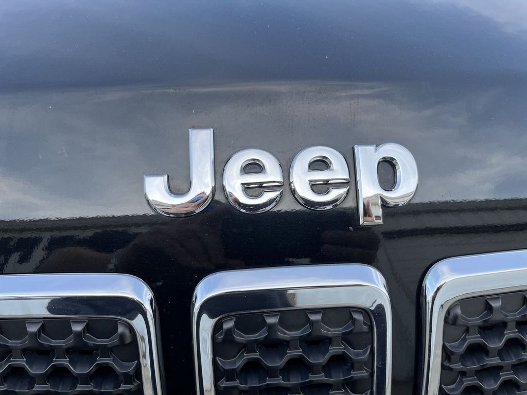 2019 Jeep Cherokee Overland 31