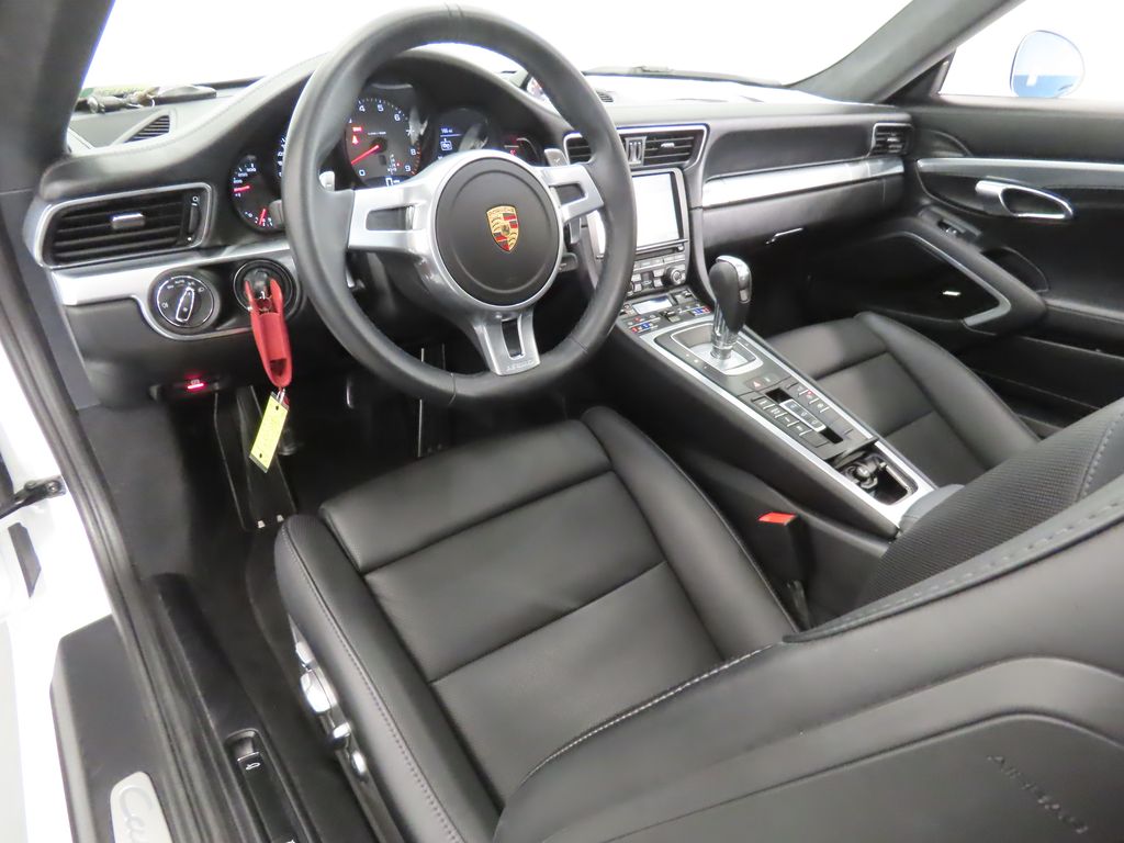 Thumbnail: 2016 Porsche 911 - 4