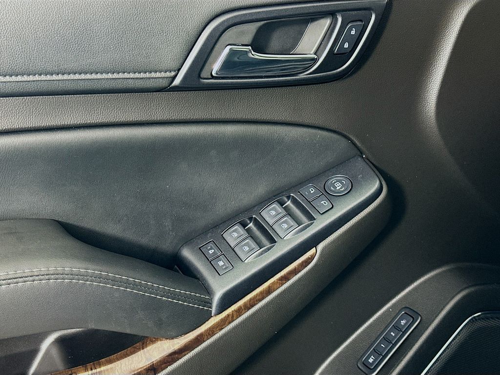 Thumbnail: 2017 Chevrolet Tahoe - 18