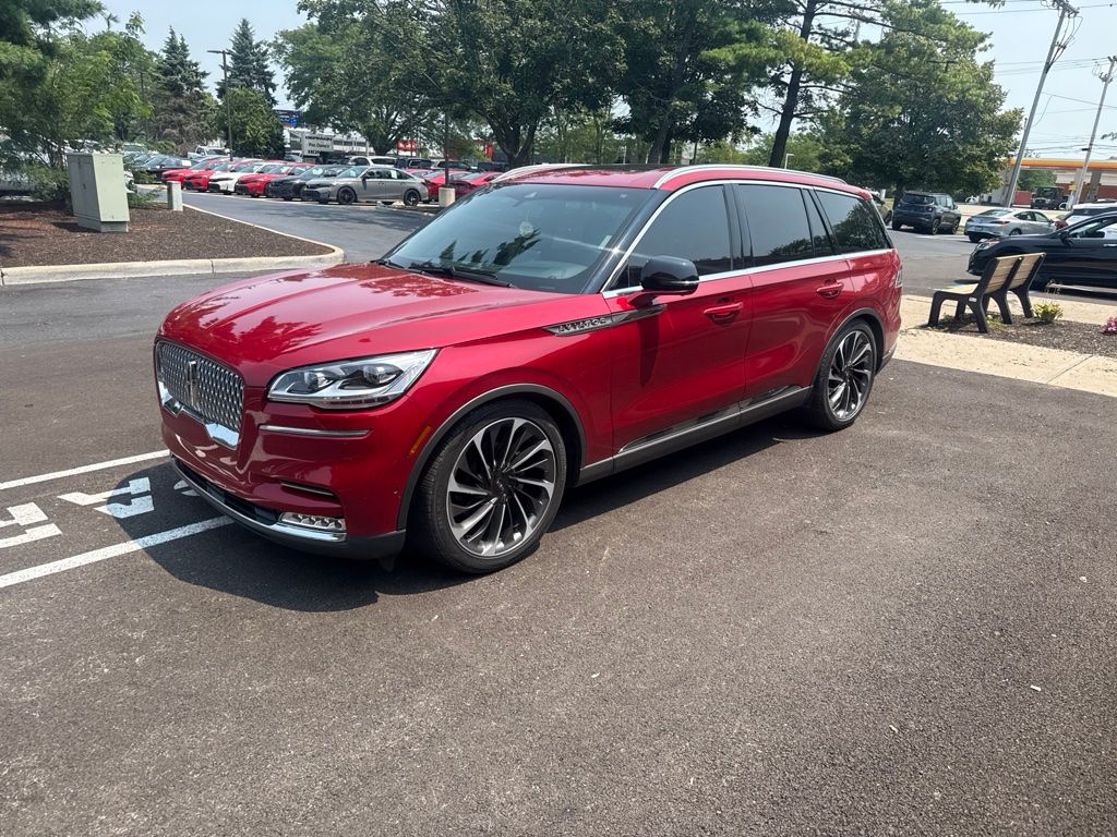 Used 2020 Red Lincoln Reserve image 13