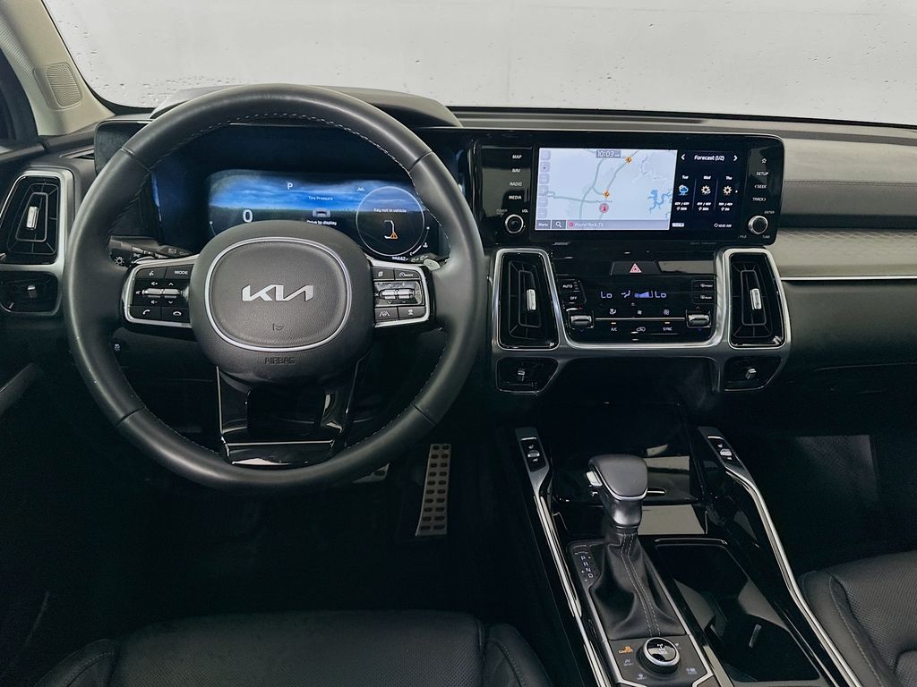 Thumbnail: 2023 Kia Sorento - 22