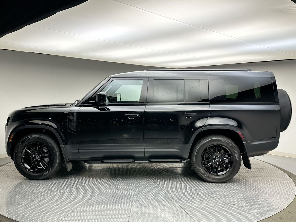 2025 Land Rover Defender 130 2