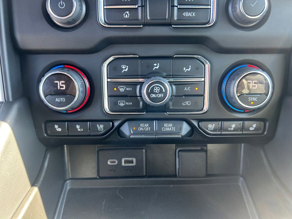 Used Car 2022 Chevrolet Suburban  Premier For Sale Under $35,000 In Floresville, Texas