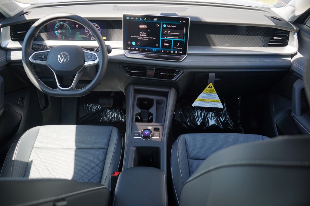 Thumbnail: 2025 Volkswagen Tiguan - 8