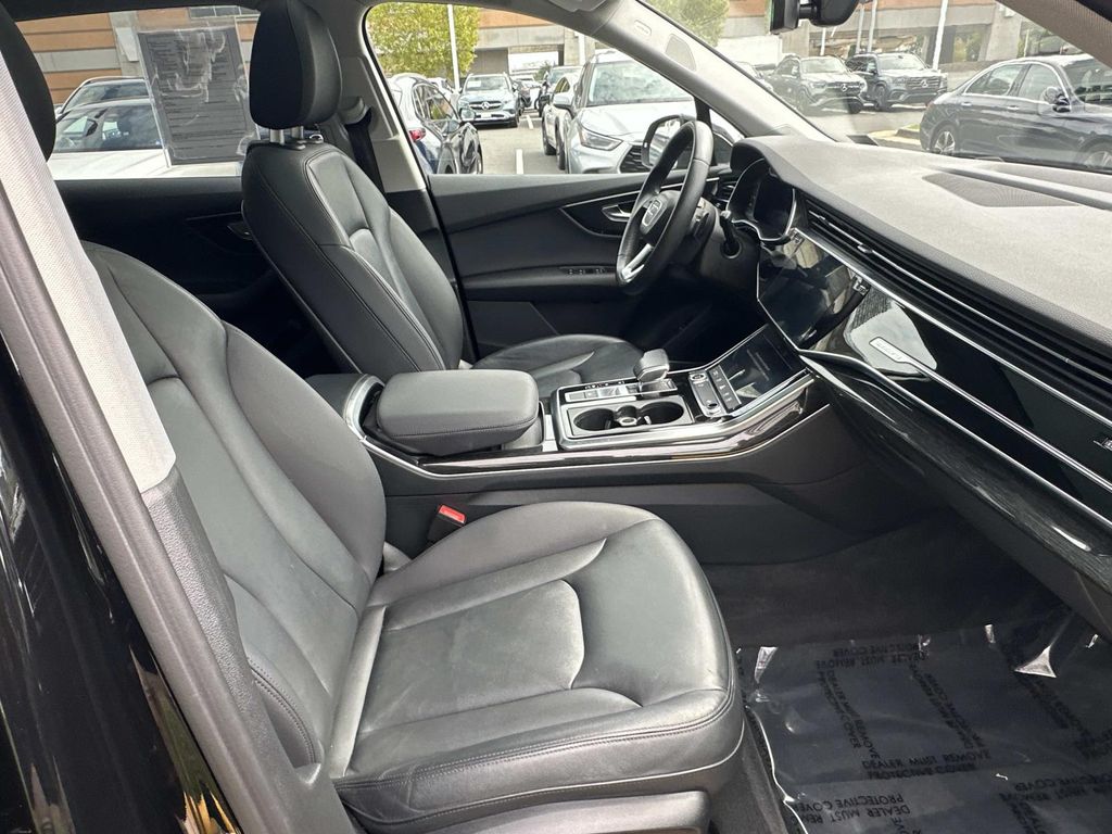 Thumbnail: 2022 Audi Q7 - 11