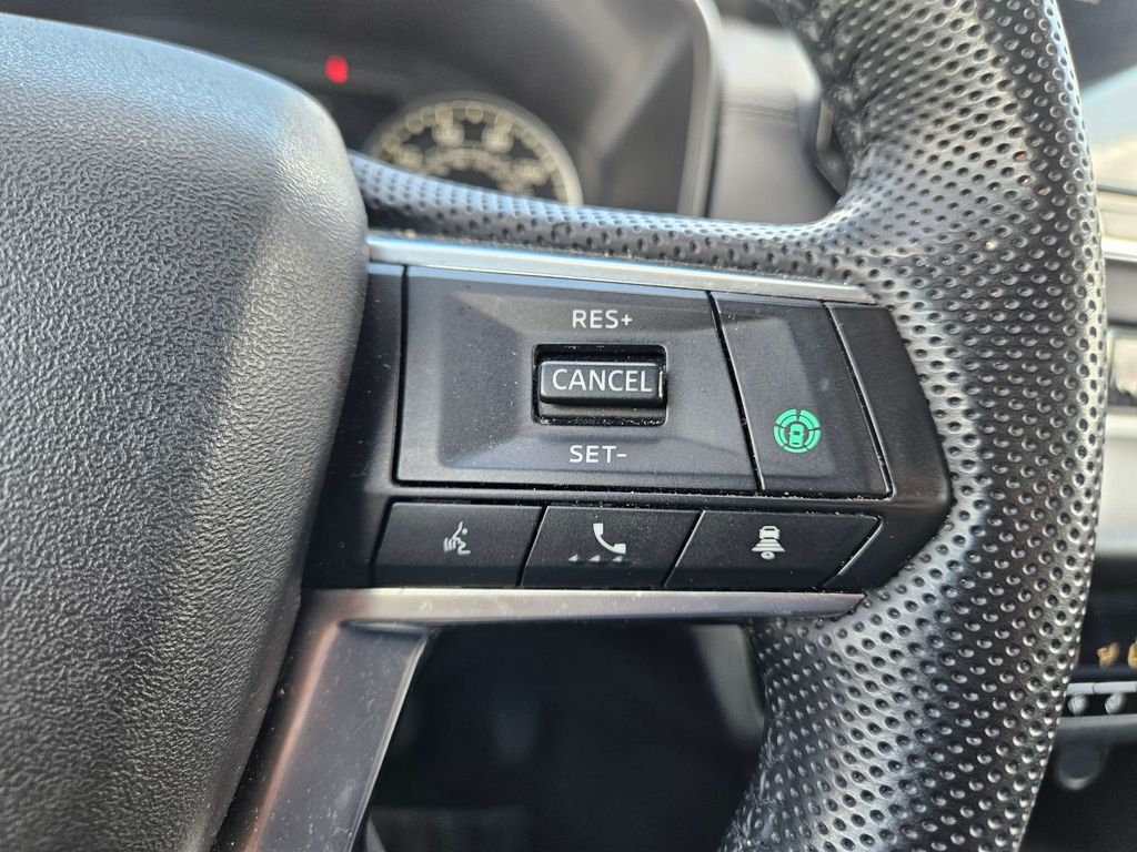 Thumbnail: 2023 Mitsubishi Outlander - 20