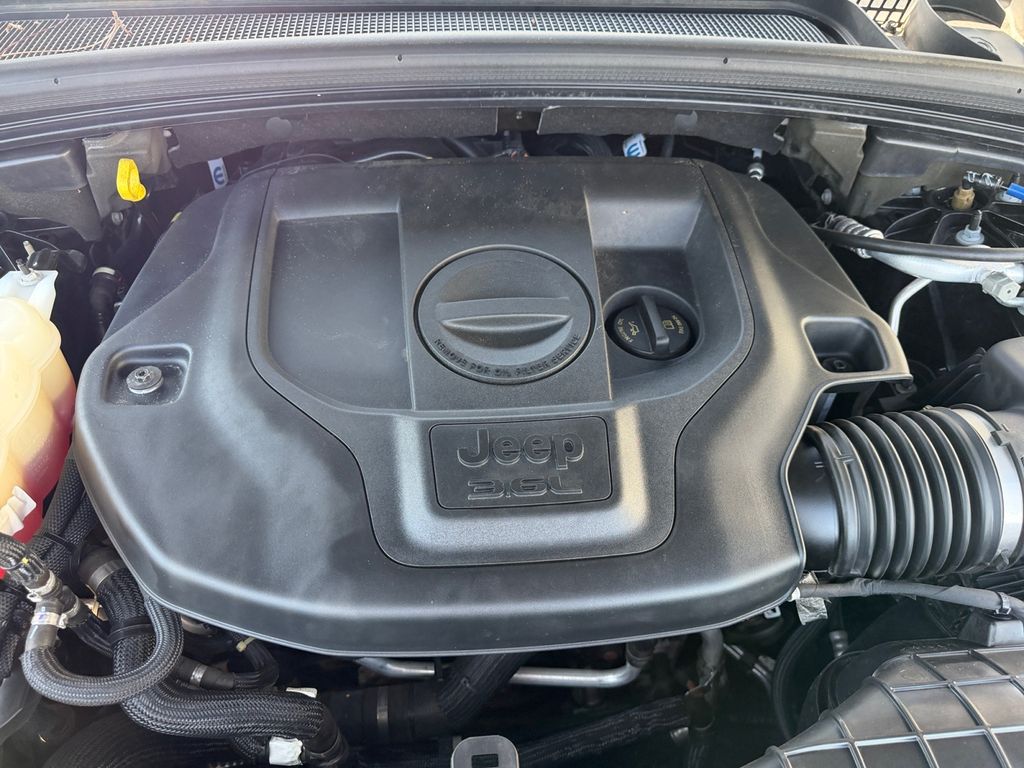 2022 Jeep Grand Cherokee L Overland Black at South Hills CDJR