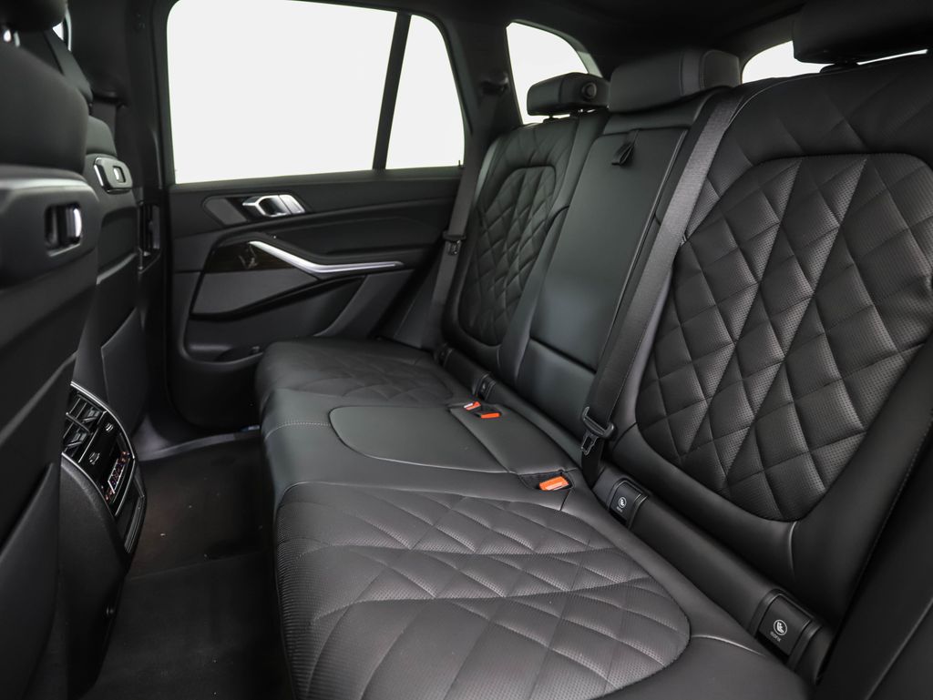 Thumbnail: 2026 BMW X5 - 23