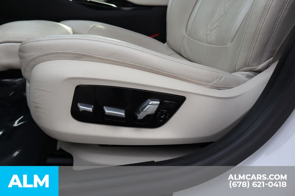 Used 2023 White BMW 540i xDrive image 12