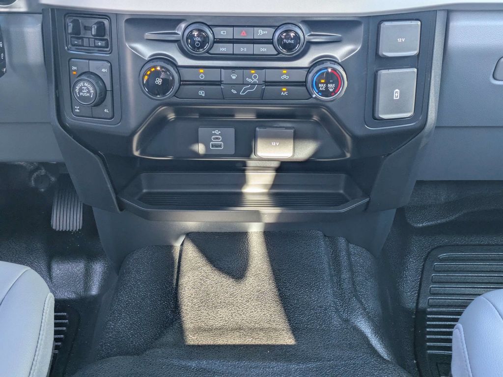 2027 Ford F-250 Super Duty XL