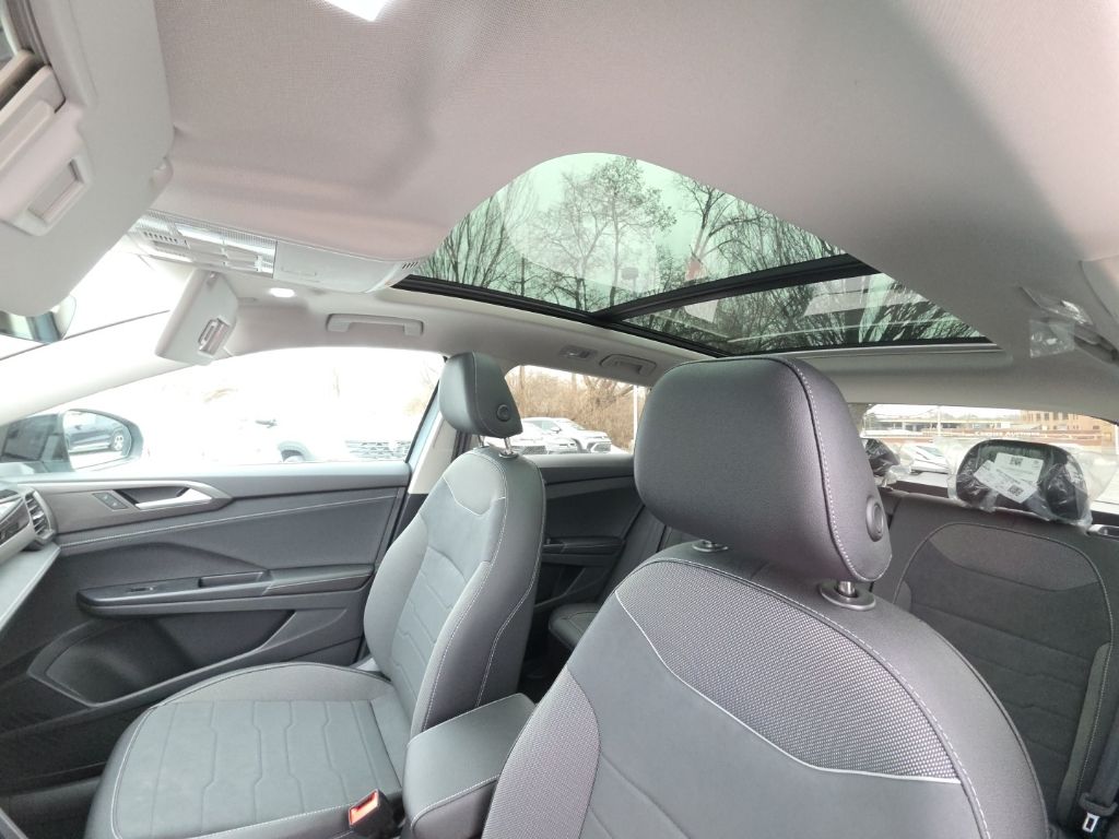 2026 Volkswagen Taos 1.5T SE Black Gray at Sutliff Volkswagen