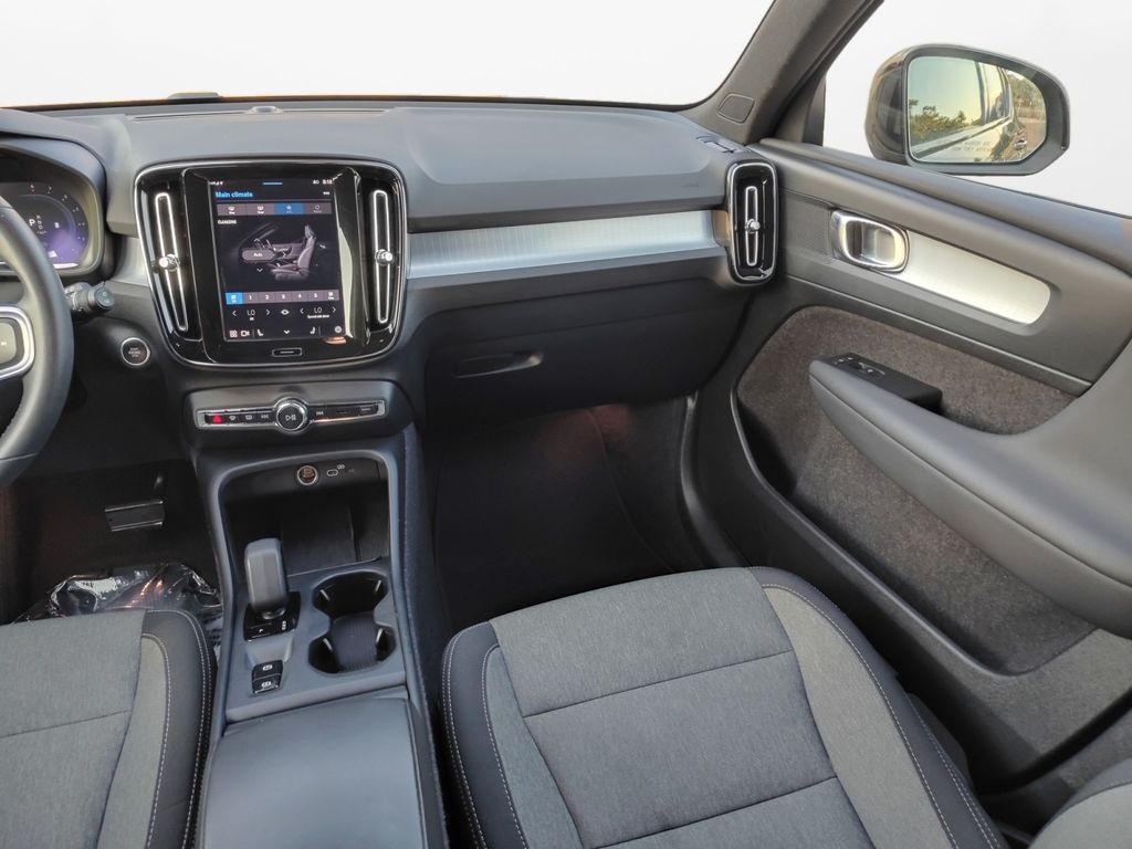 Used Car 2024 Volvo Xc40  B5 Core For Sale Under $30,000 In Austin, Texas
