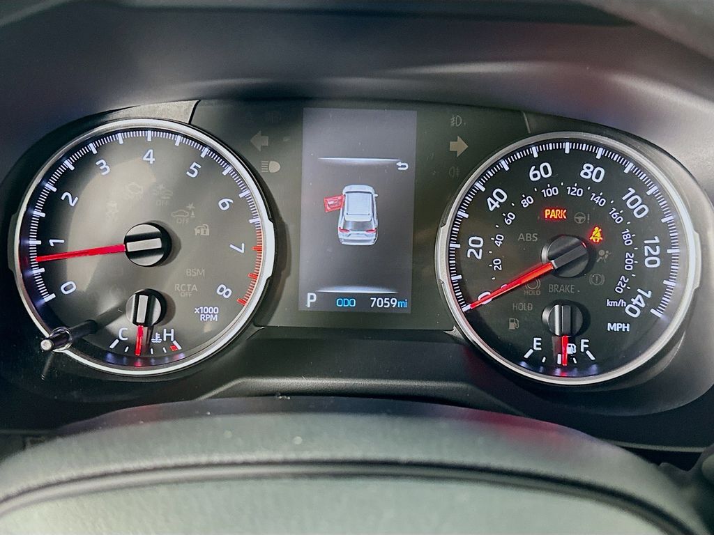 Thumbnail: 2022 Toyota RAV4 - 12