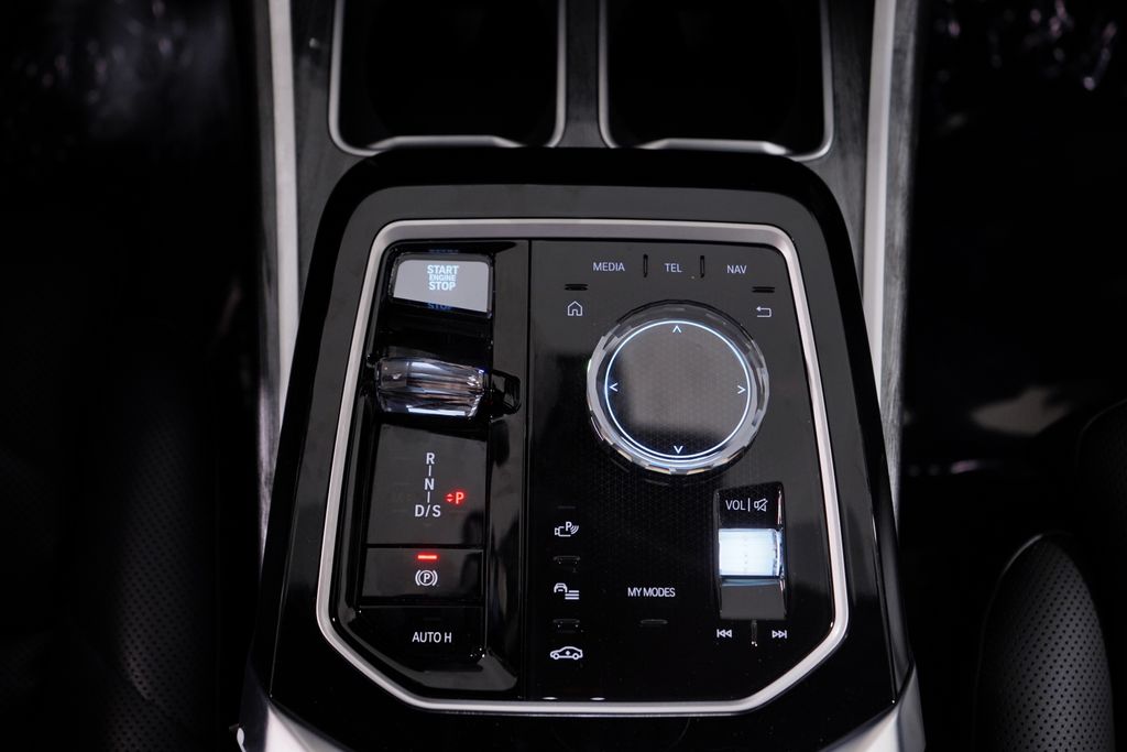 Thumbnail: 2024 BMW 7 Series - 13