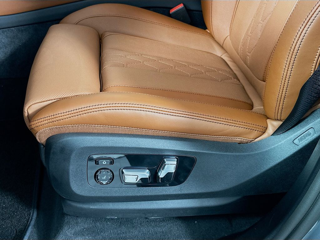Thumbnail: 2026 BMW X5 - 21