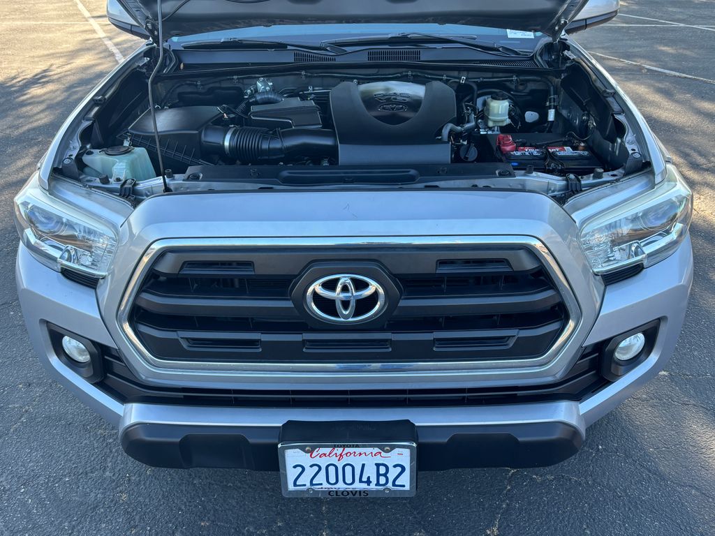 Thumbnail: 2016 Toyota Tacoma - 26