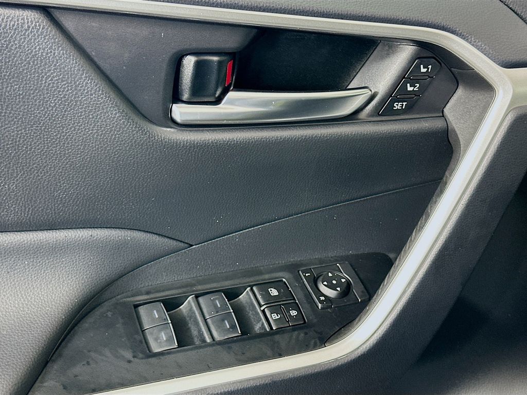 Thumbnail: 2024 Toyota RAV4 - 18