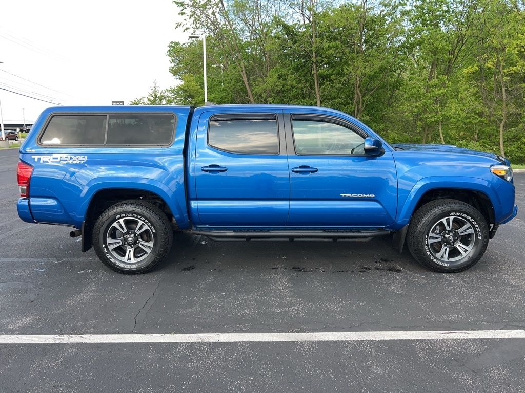 2017 Toyota Tacoma TRD Sport 6