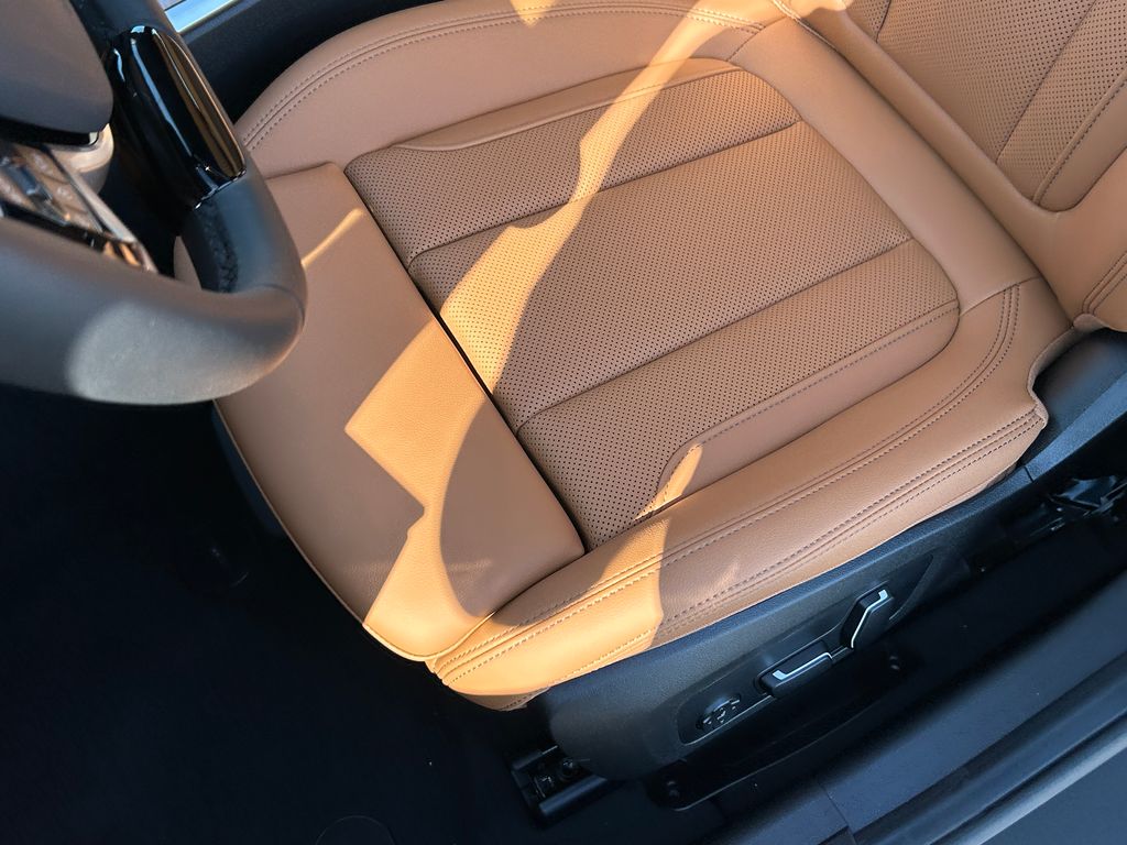 2025 BMW 3 Series 330i 15