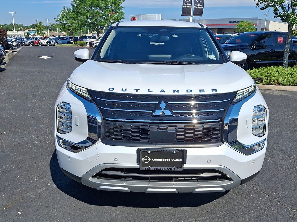 Thumbnail: 2023 Mitsubishi Outlander - 2
