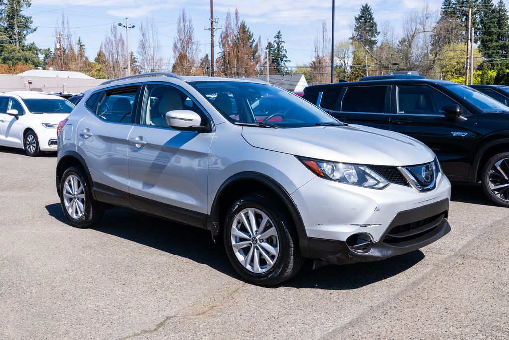 Brilliant Silver Metallic 2019 Nissan Rogue Sport SV FWD SUV / Crossover Front-Wheel Drive Automatic