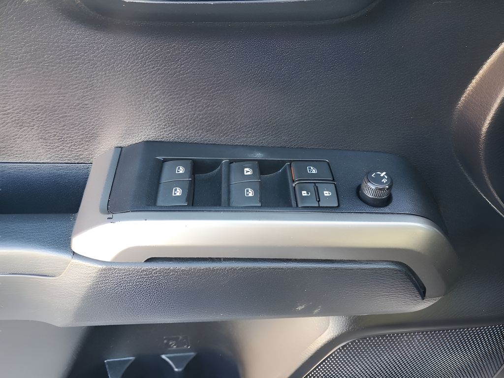 Used Car 2021 Toyota Tacoma  Sr5 For Sale Under $30,000 In Austin, Texas