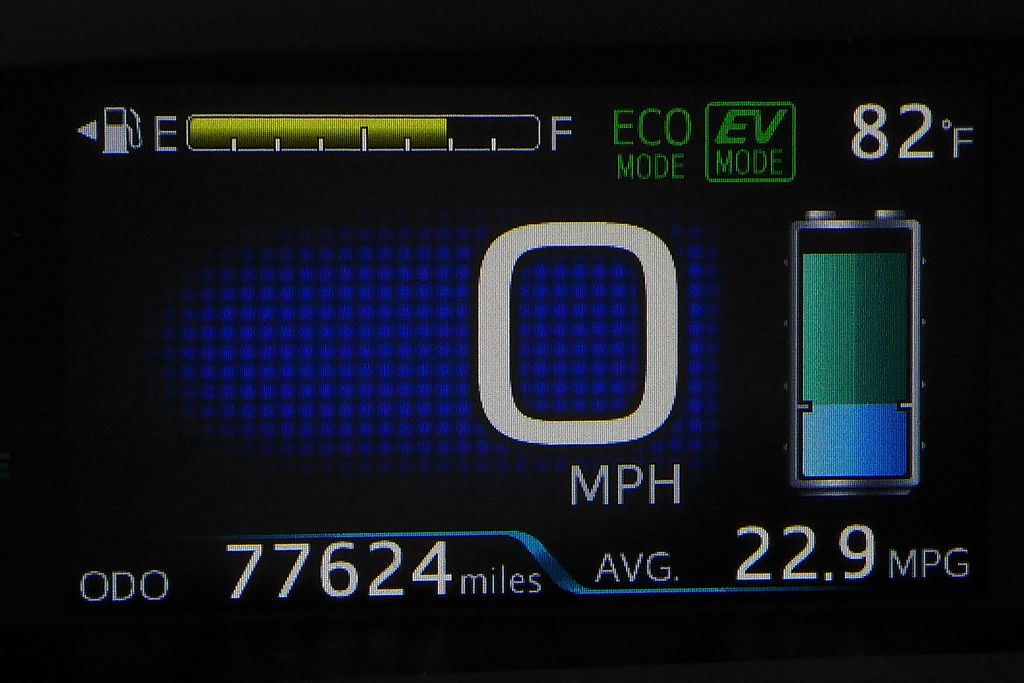 Thumbnail: 2017 Toyota Prius Prime - 30