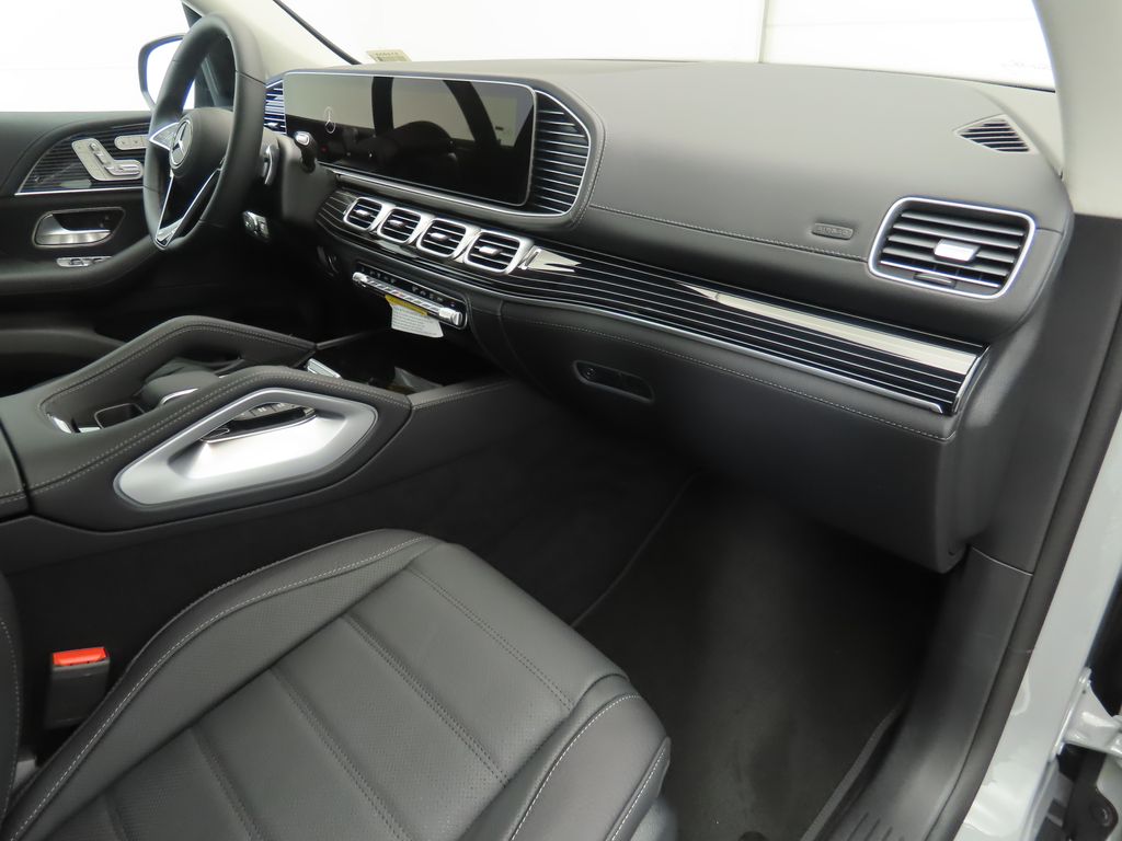 Thumbnail: 2026 Mercedes-Benz GLE - 19