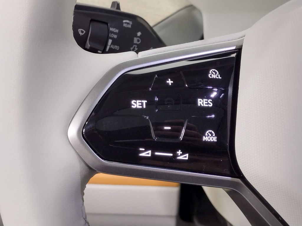 2025 Volkswagen ID. Buzz Pro S Plus