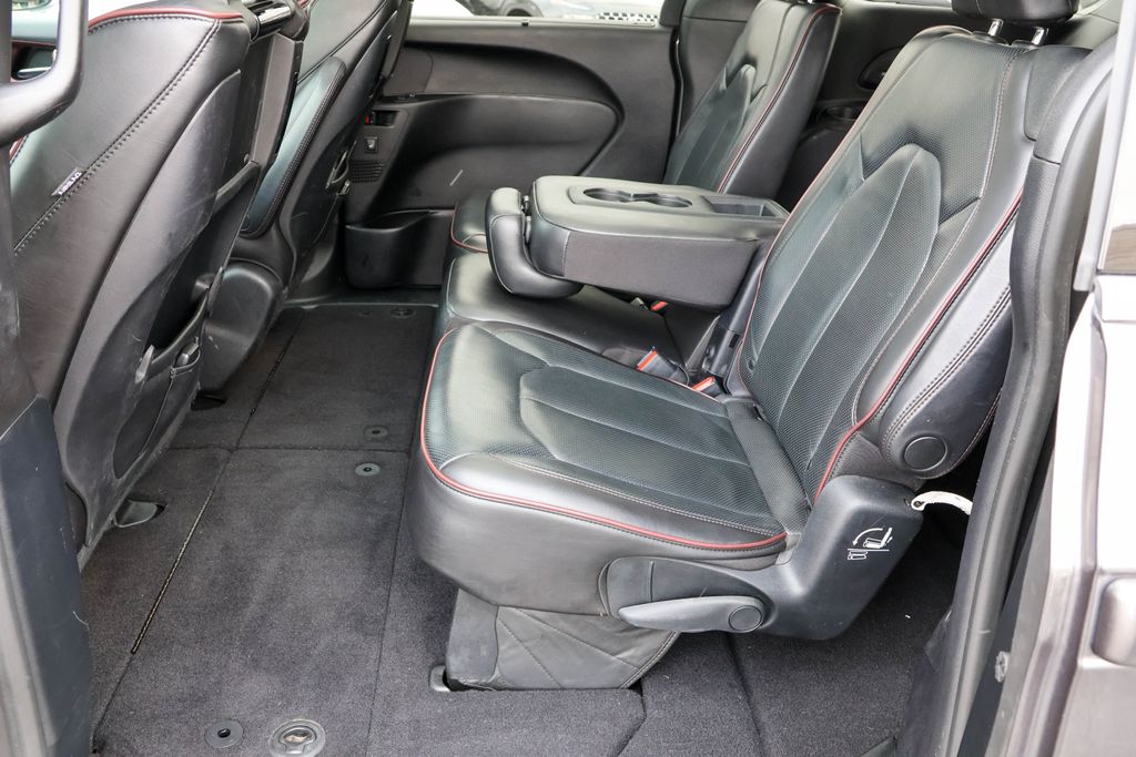 2019 Chrysler Pacifica Limited 31