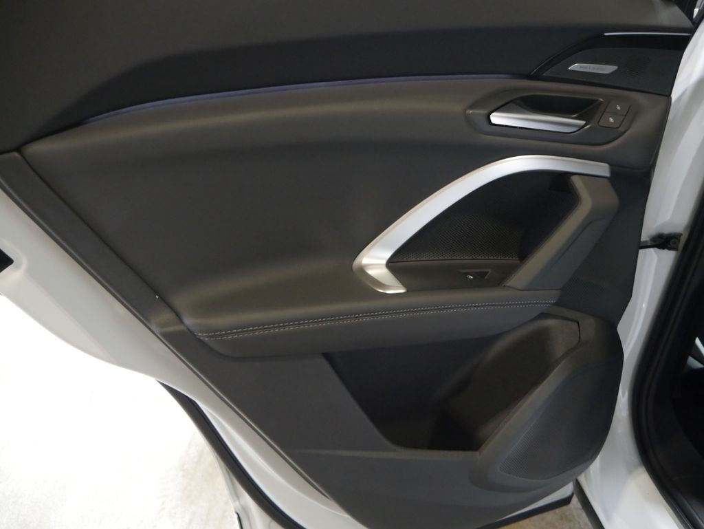 Thumbnail: 2025 Audi Q5 - 17